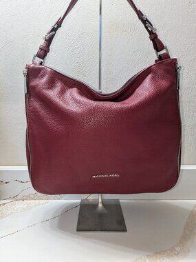 MICHAEL Michael Kors pebble leather bag. EUC!